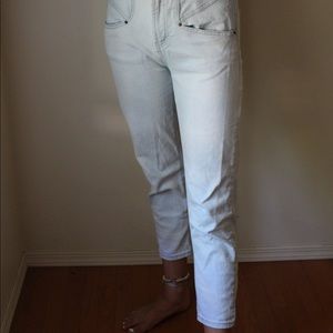 Women’s mom jeans